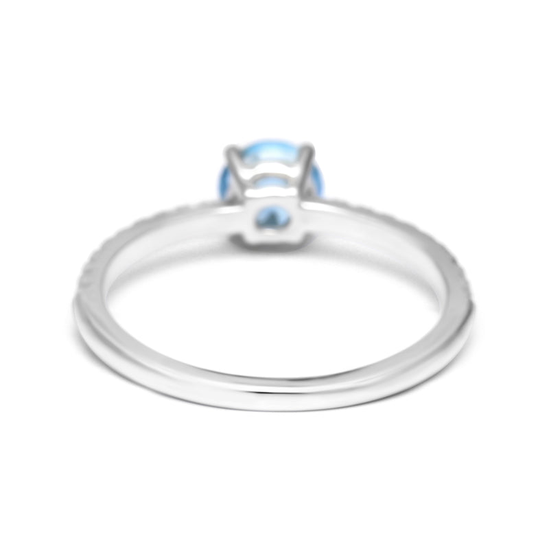 טבעת אקוומרין עגולה עם יהלומים - 0.65 קראט