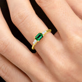 טבעת אמרלד וארבע יהלומים - 0.61 קראט