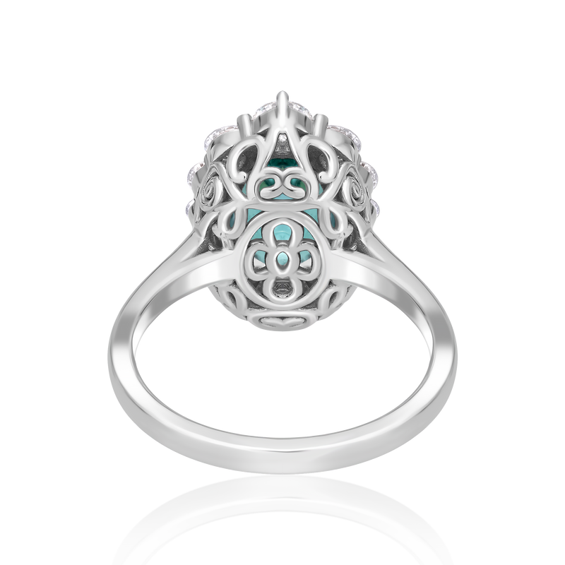 טבעת וינטאג' אמרלד בצורת אובל עם יהלומים - 2.62 קראט