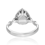 טבעת וינטאג' רובי בצורת טיפה עם "היילו" יהלומים - 1.36 קראט